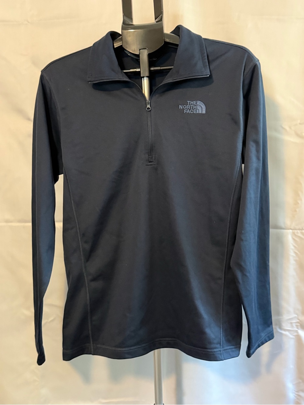 The North Face Men's Navy Blue Quarter-Zip Pullover
